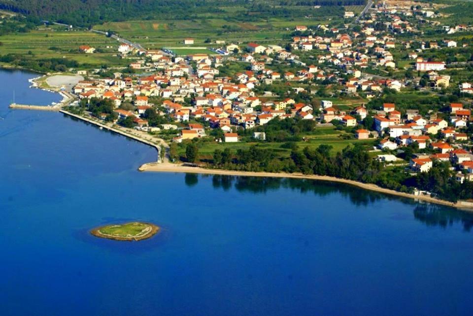 Apartmani Ajp Posedarje Exterior photo